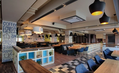 Image: Interior Design Bar-Restaurant Balcon