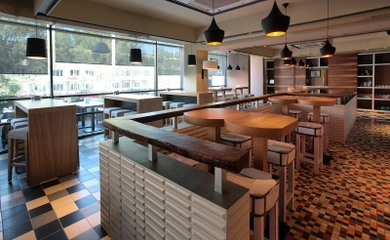 Image: Interior Design Bar-Restaurant Balcon