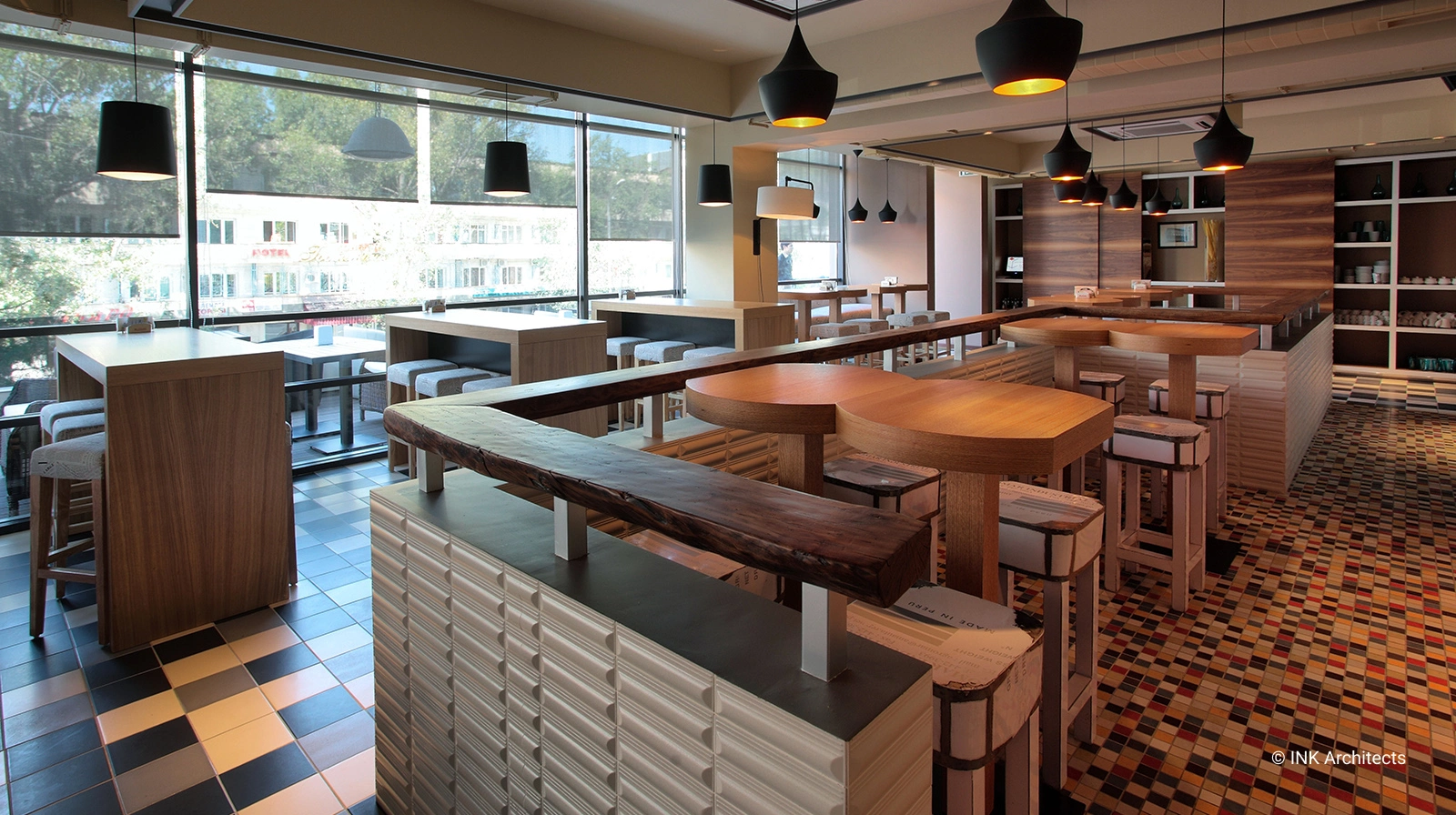 Image: Interior Design Bar-Restaurant Balcon