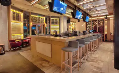 Image: Interior Design Cafe-Bar Snob Bar